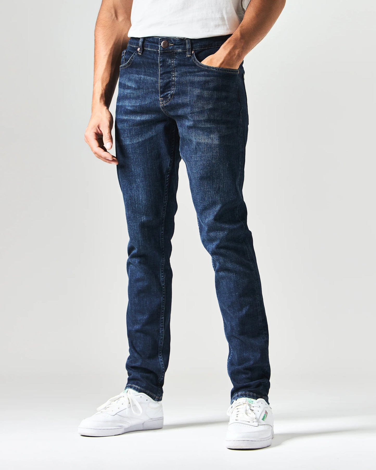 Weekend Offender 444 Tapered Dark Vintage Denim Jeans Dark Vintage