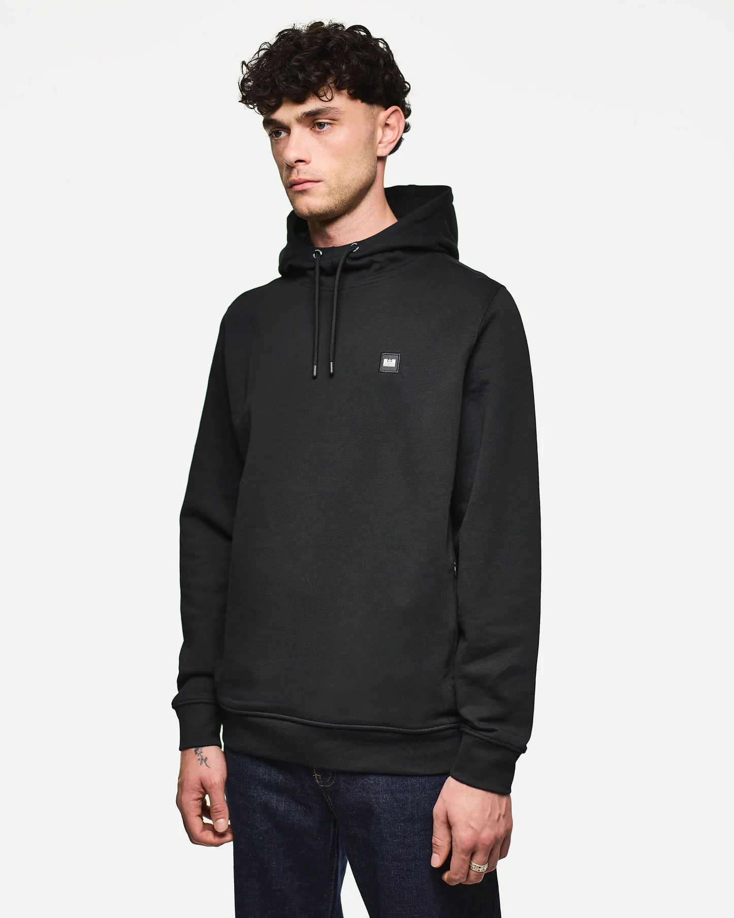 Weekend Offender Ribbe Badge Hoodie Black