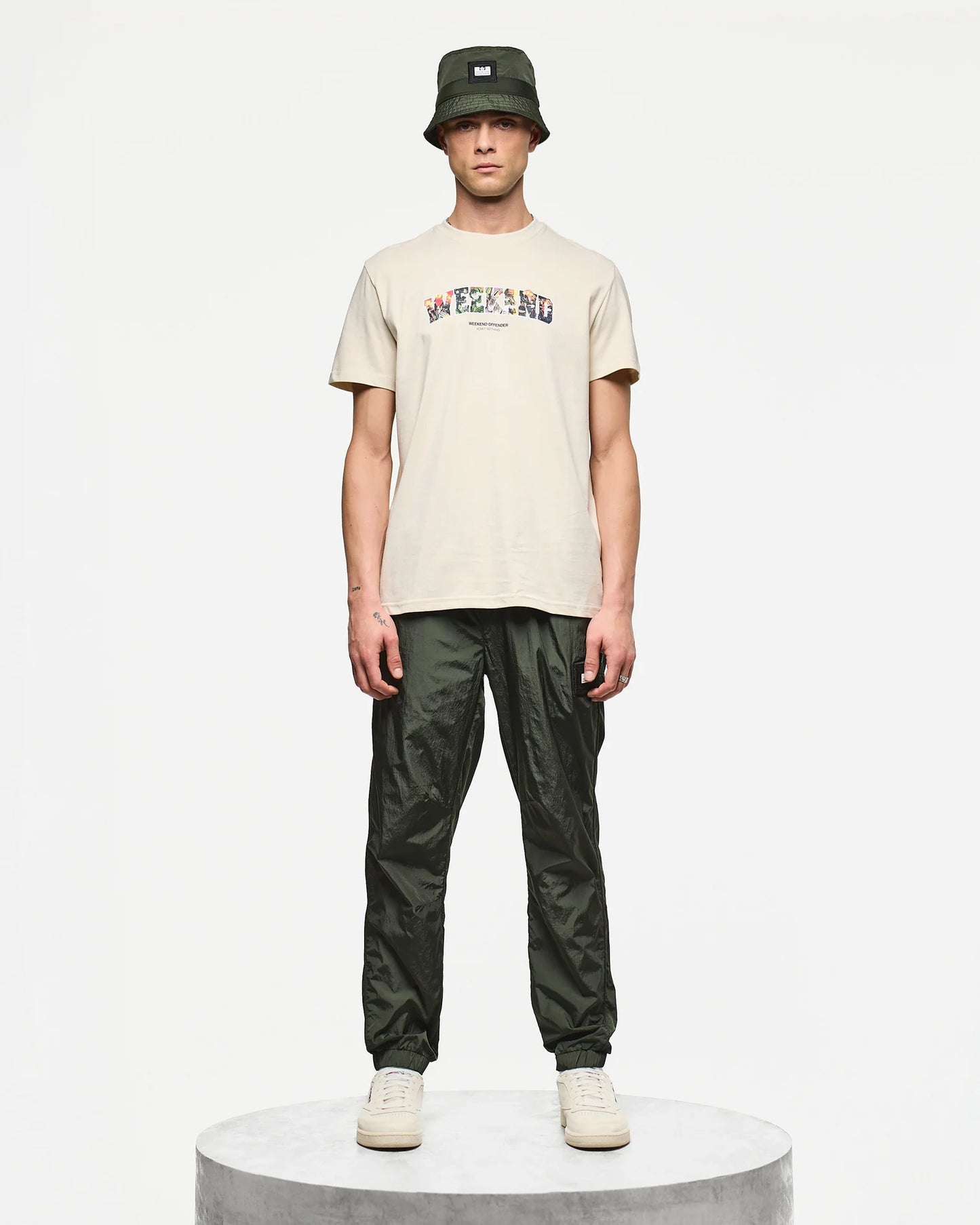 Weekend Offender Saturday Graphic T-Shirt Calcium