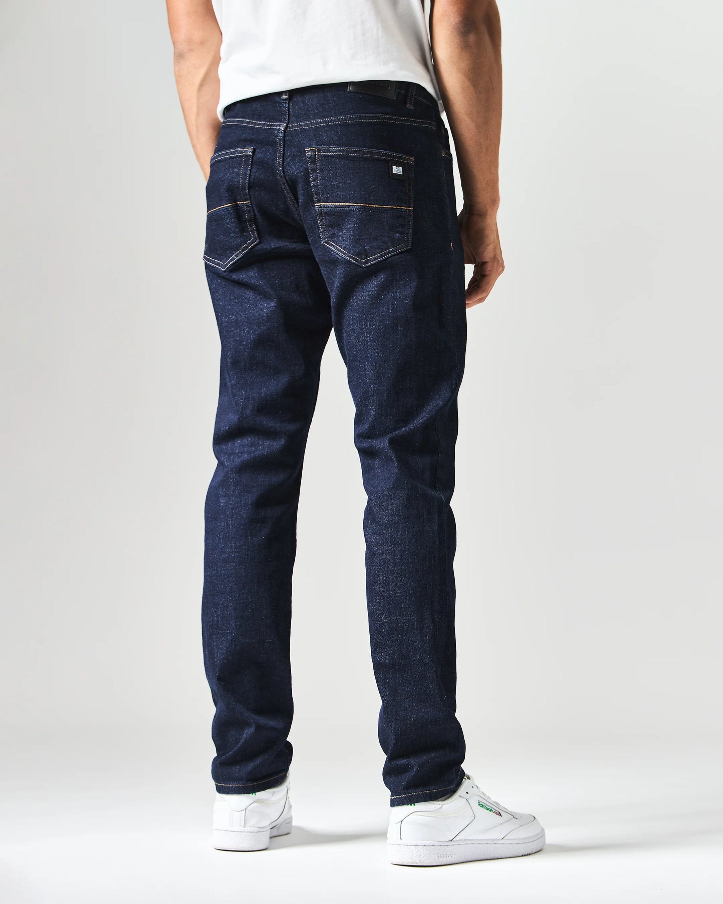 Weekend Offender 444 Tapered Dark Rinsed Denim Jeans Dark Rinsed