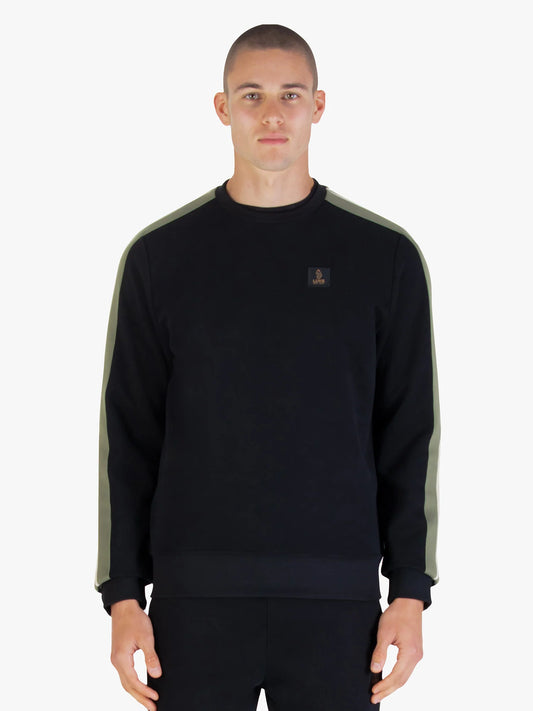 Luke 1977 Massachusetts 1000 Tape Detail Sweatshirt Black Clover